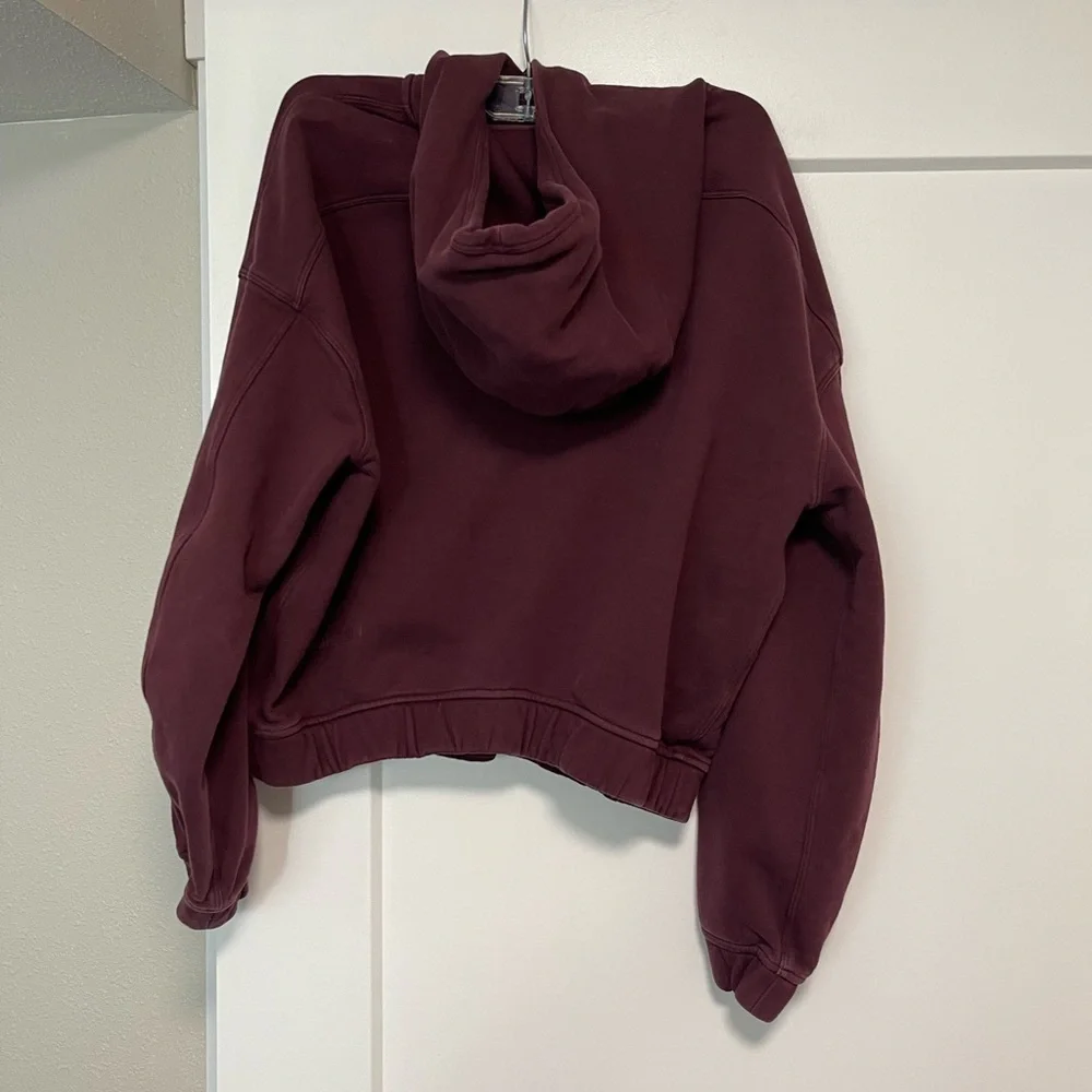 Lululemon Relaxed Cropped Hoodie Cassis, PTP 23